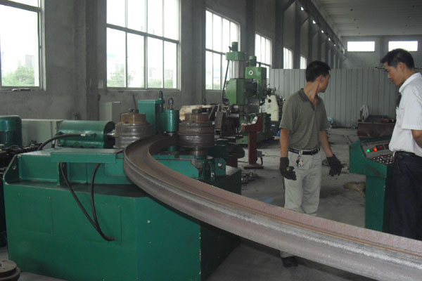 還不了解型材卷圓機(jī)進(jìn)行法蘭冷彎卷制的注意點(diǎn)嗎？